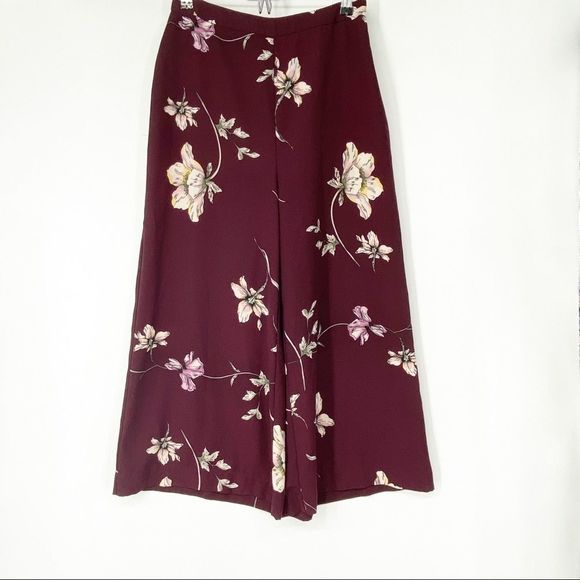 Lauren Conrad Runway Floral gaucho Cropped pants 8 - Picture 2 of 9